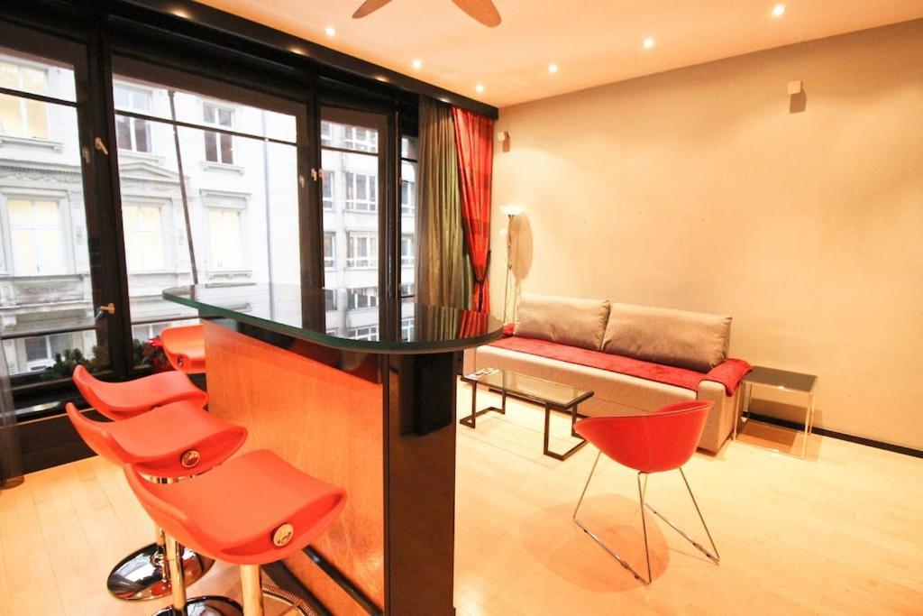 In The Heart Of Apartment *