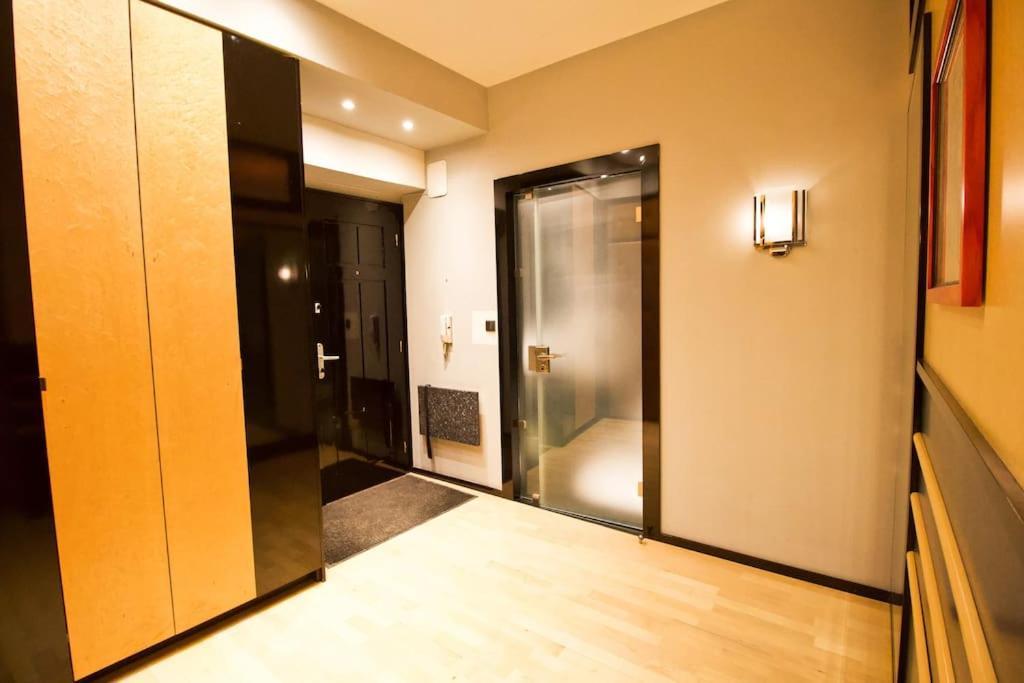 Apartment In The Heart Of *